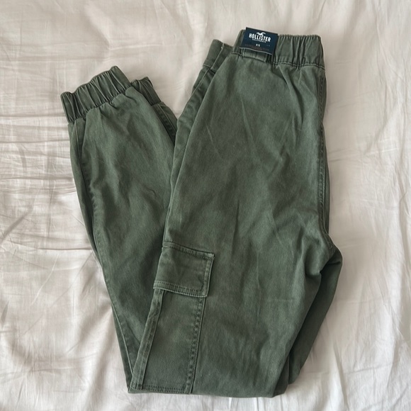 Hollister Olive Green Cargo Pants - Picture 1 of 7